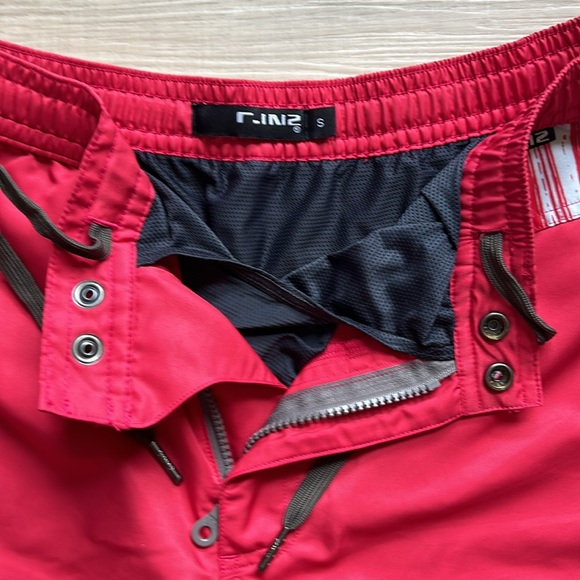 C-IN2 Red Board Shorts - Size Small - Picture 2 of 3